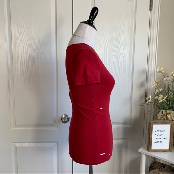 Gap Body Distressed V-Neck Tee - Picture 8 of 10